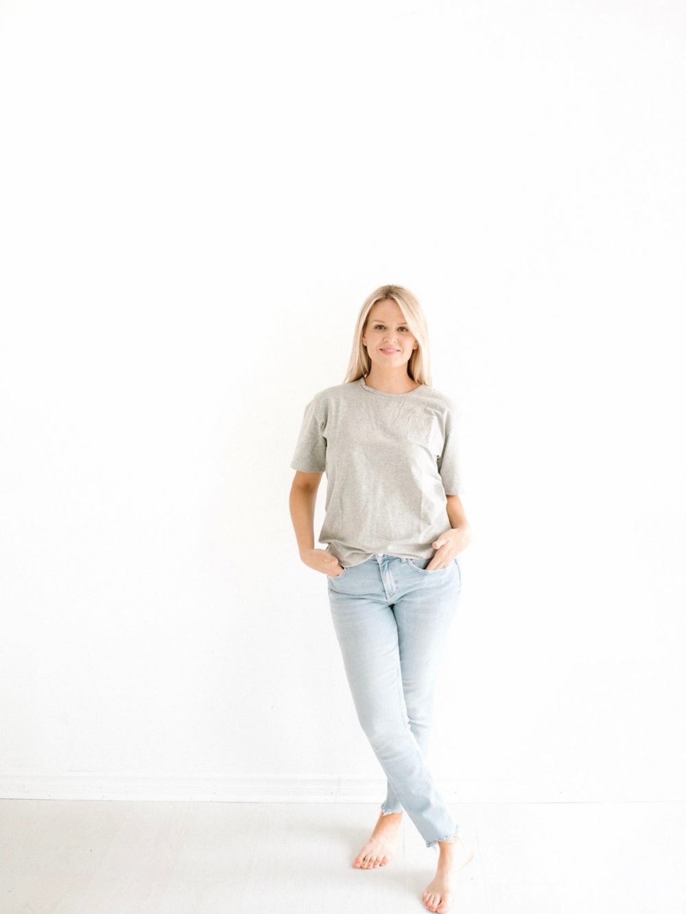 MAMA Everyday Short Sleeve Crewneck Tee in Light Gray